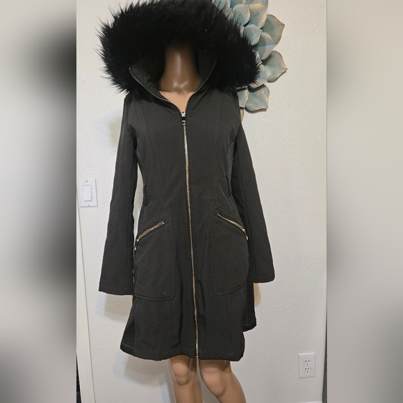 Coat - Picture 1 of 4